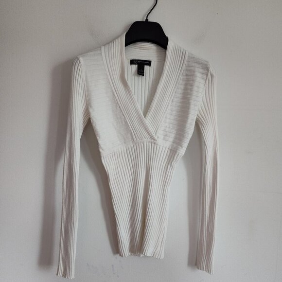 Ladies Petite SZ PS Inc Cream Surplice Neck Sweater - Picture 1 of 3